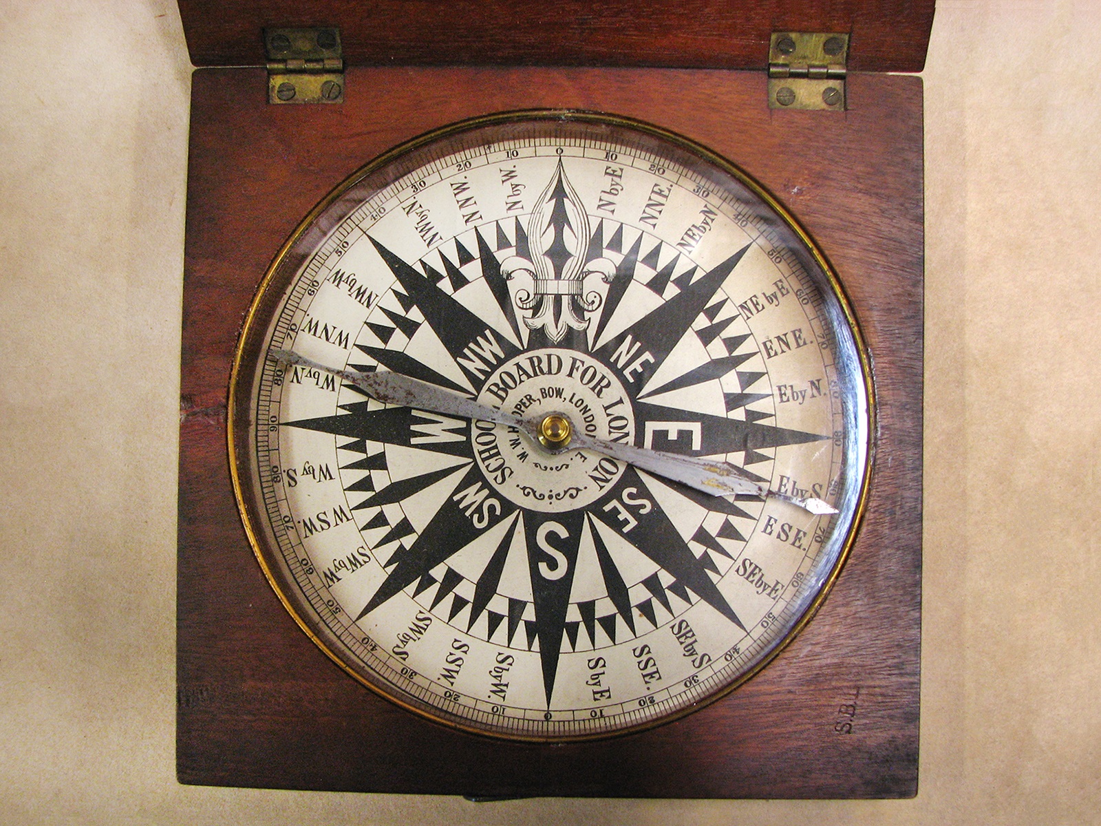 Late 19th century School Board For London desktop compass signed Hooper London